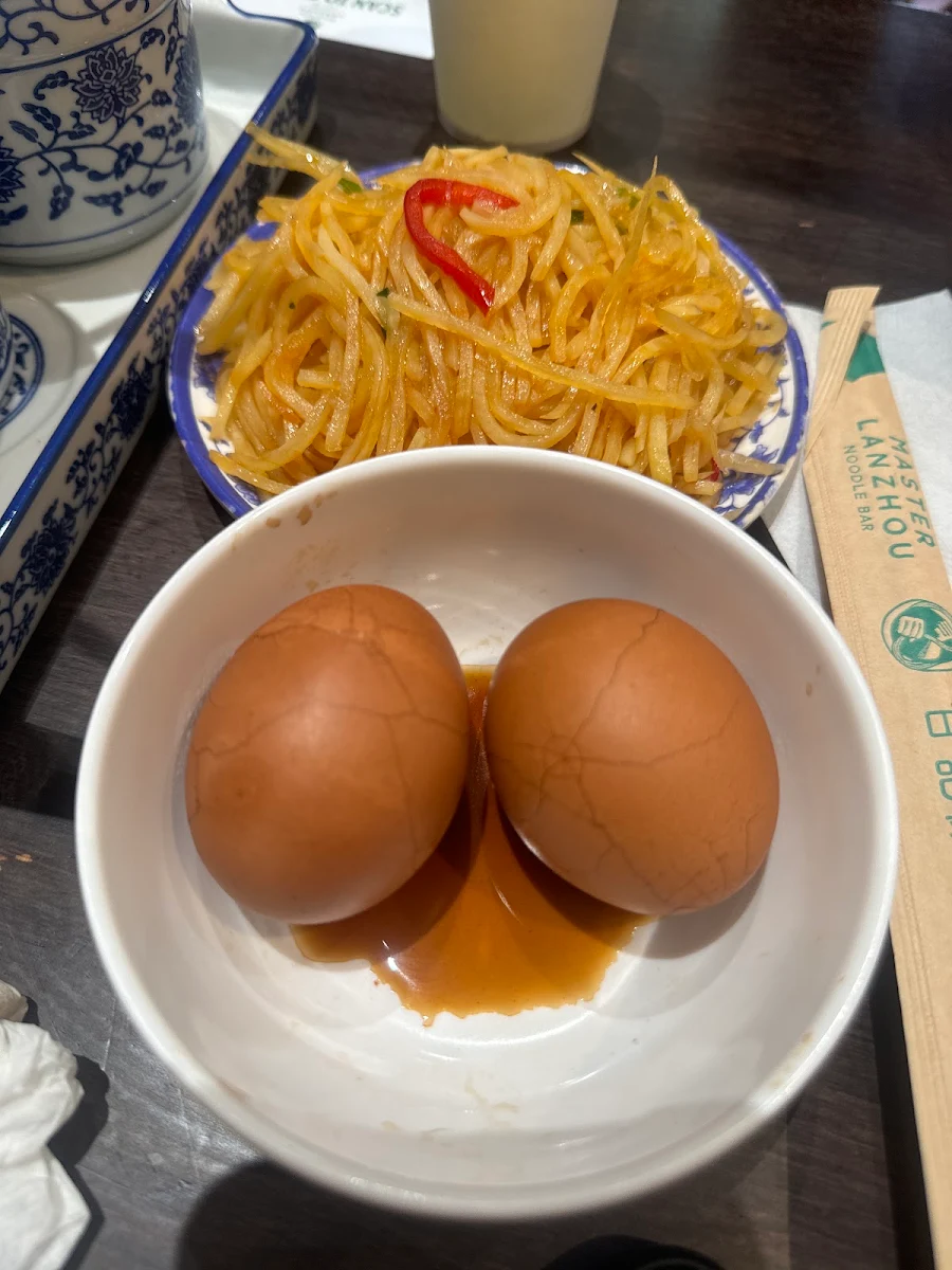茶叶蛋 marinated egg, Master Lanzhou Noodle Bar - Chinatown